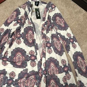 NWT Agnes and Dora cardigan purple and pink 2 pockets button up size M